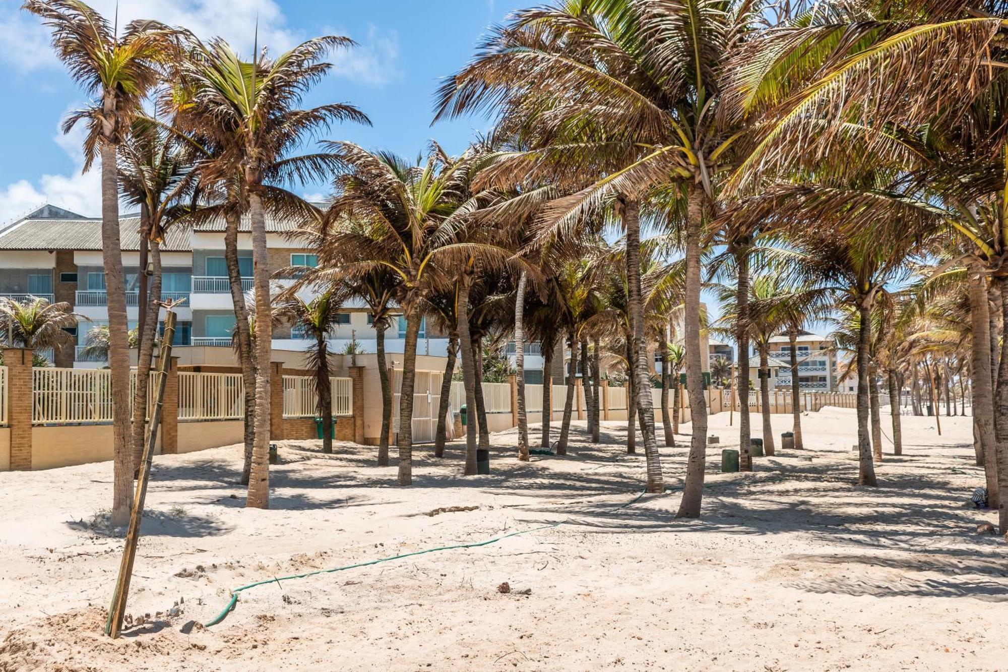 Porto das Dunas: pé na areia ao lado do Beach Park Aquiraz Exterior foto